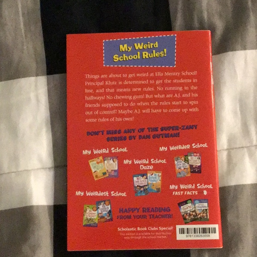 Books - Picture 2 of 5